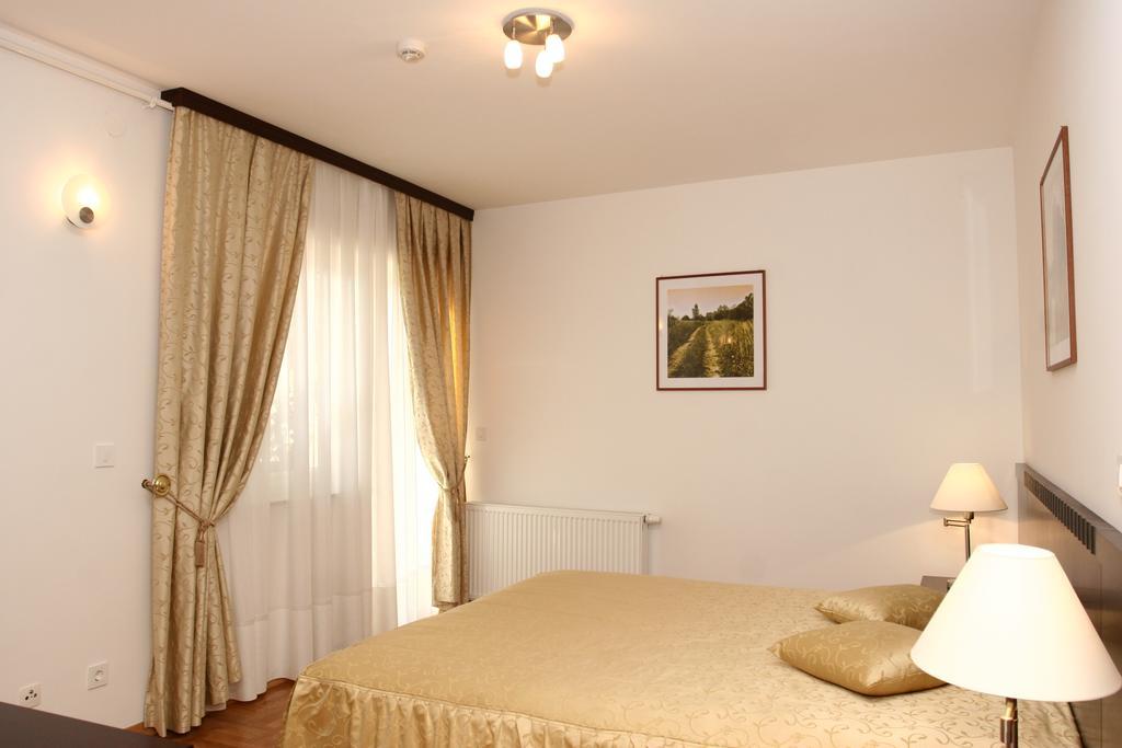 Apartmani Marbis コプリヴィニツァ 部屋 写真