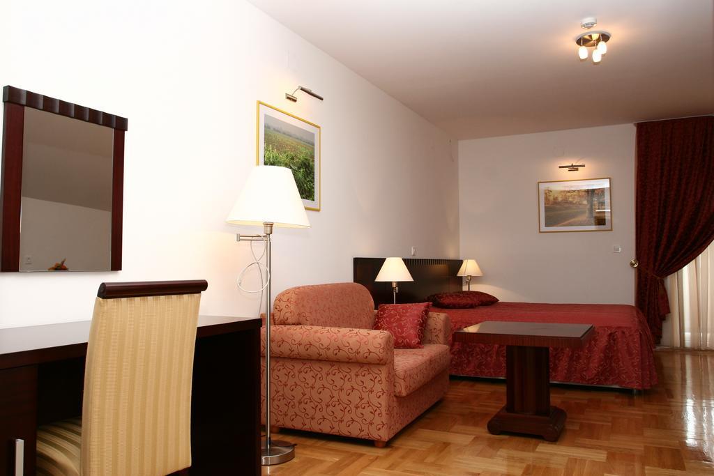 Apartmani Marbis コプリヴィニツァ 部屋 写真